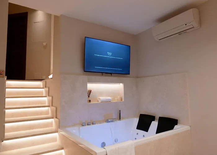 Heysuite Classic - Luxury House - Navona בית הארחה