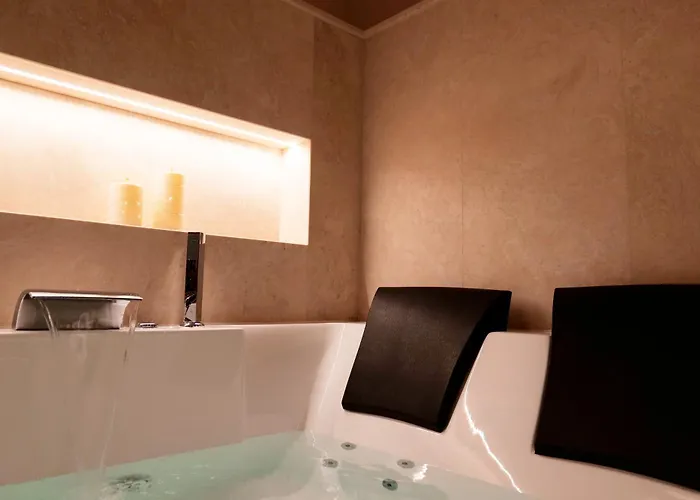Heysuite Classic - Luxury House - Navona בית הארחה