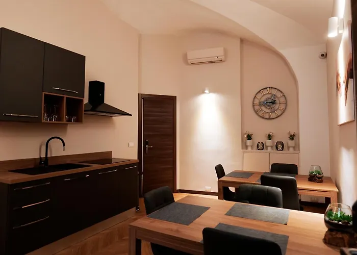בית הארחה Heysuite Classic - Luxury House - Navona 4*